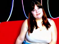 The aesthetics of curvaceous forms and soft lines.
An ode to feminine beauty in plus sizes.
The art of being yourself.