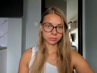 hello :) I like  little talks about sport, life or something more naughty....Im nice person with big smile