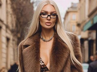 camgirl playing with sex toy AlexaBesten