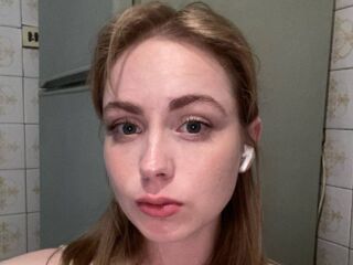 camgirl showing tits AmiNahha