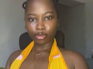 nude camgirl pic CaramelDaisy