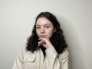 cam girl masturbating with vibrator CicelyPlayer