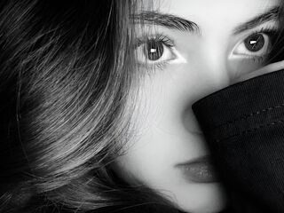 cam girl playing with sextoy VickyToure