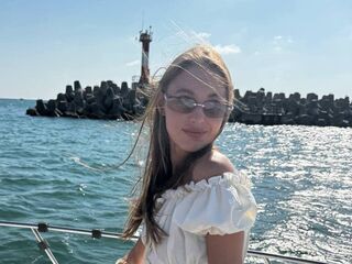 hot strip tease web cam YaekoBrowers