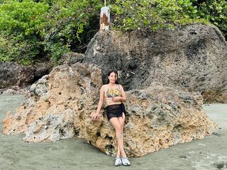 cam girl playing with dildo DianeDelosreyes