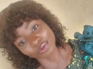 camslut topless LuluWilde