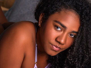 camgirl chat room AmaraRuiiz