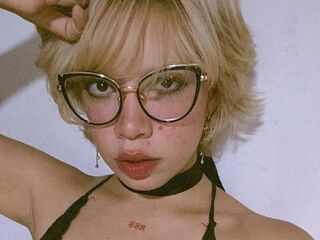girl cam AmelieMari
