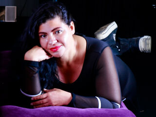 live webcam girl AntonelaMontiela