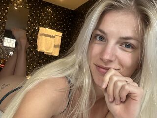 camslut naked BlondieBritt