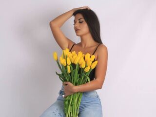 nude camgirl picture Caassandra
