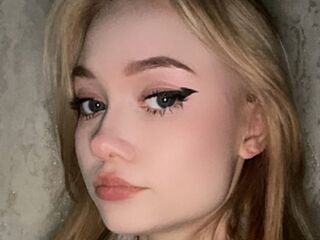 nude webcamgirl photo CecilyBurnard