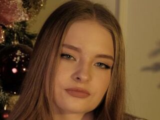 live webcam performer CindiBrunot