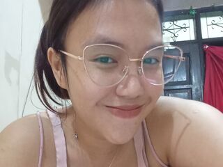 cam girl masturbating with vibrator ClaraCitra