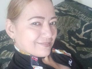 naked cam girl masturbating with dildo ClauTaylor