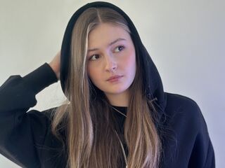 online chat DainaFranklin