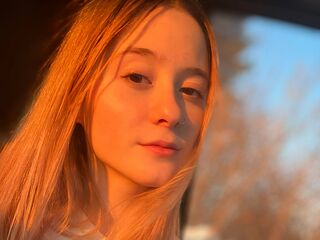 camwhore masturbating DarlenaBallew