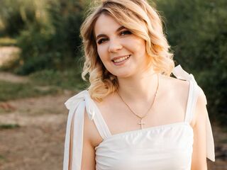 sex cam show DemetriceAkpan