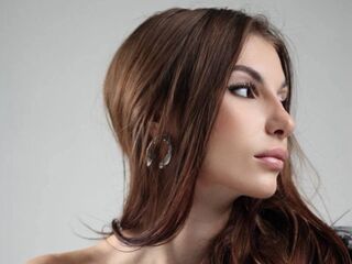 camgirl masturbating with dildo DionnaTalone