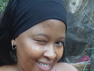 live webcam performer DoraPhillips