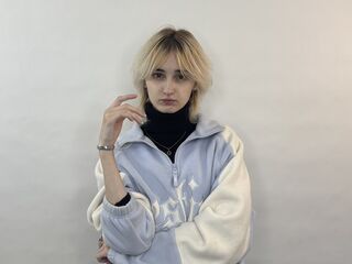 camgirl showing tits DorisTorchio