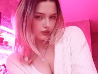 naughty cam girl fingering shaved pussy ElaUnglaub