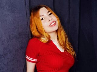 camgirl masturbating with sextoy EllaNura
