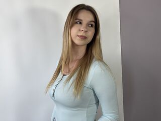 naked cam girl masturbating with dildo EllenUnzueta