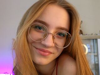 camgirl showing pussy ElwynaAldis