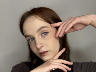 naked camgirl masturbating with vibrator ErmaSpillman