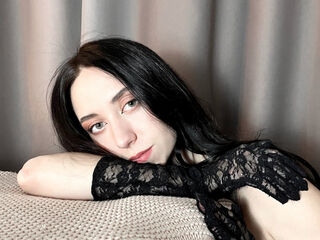 camgirl showing tits EvaCreek