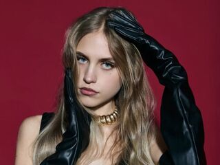 camgirl shaving pussy EveTottingham