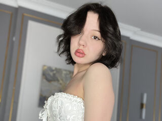 camgirl masturbating with sex toy EvelinWood