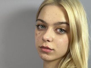 topless camgirl GerryThoburn