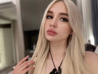 camgirl masturbating with sex toy HildaGeer