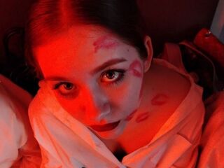 naked camgirl fingering pussy JuneGutierrez