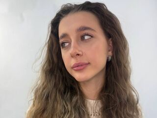 girl fingering shaved pussy KamiZinni