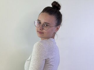 camslut spreading pussy LarraineKaber