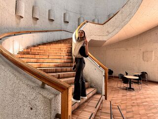 nude webcamgirl photo LauraSnok