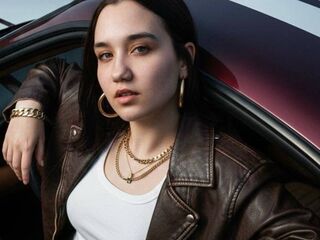 girl topless chat LeraMednis