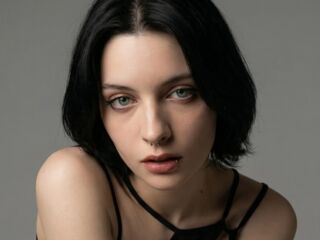 nude camgirl photo LuisaFinell
