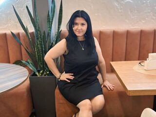 webcam babe chatroom LuisaMiller