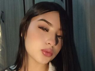 camwhore shaved pussy MadelynFabbro