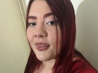 cam girl playing with vibrator MayiAdams