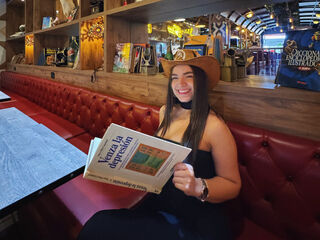 nude camgirl photo MelanyCol