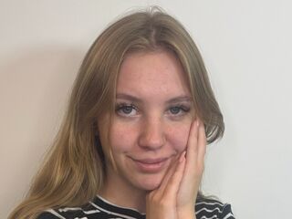 camgirl spreading pussy MelanyJarvi
