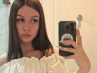 hot girl cam photo MiaRioti