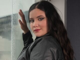 shower cam NahiaMonet