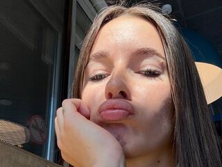 mastubating web cam girl OdetteWingler