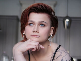 naughty camwhore PeachAveline